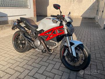 Ducati Monster 796