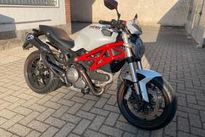 Ducati Monster 796