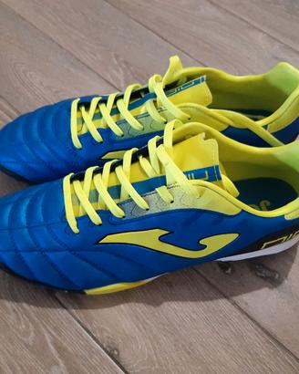 Scarpini da calcetto