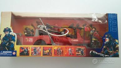 POMPIERI GIOCATTOLO CON PERSONAGGIO VIGILE DEL FUO