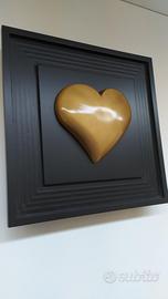 Heart in frame. cuore gold in cornice in legno col