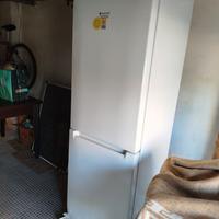 FRIGORIFERO CON CONGELATORE HOTPOINT ARISTON