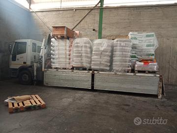 Iveco Eurocargo e 18-130 con gru pesci