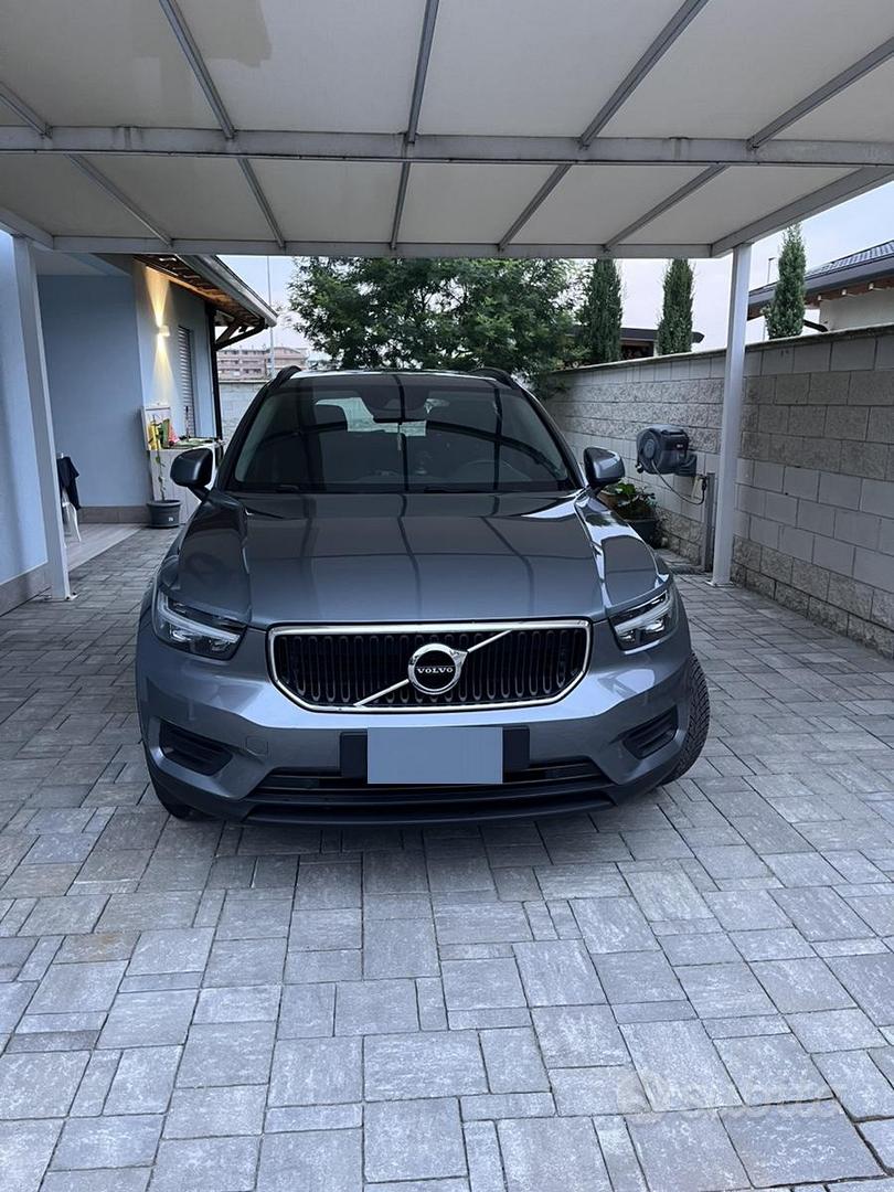 Volvo XC40 (2017-->)