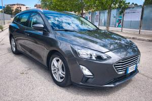 Ford Focus station wagon 