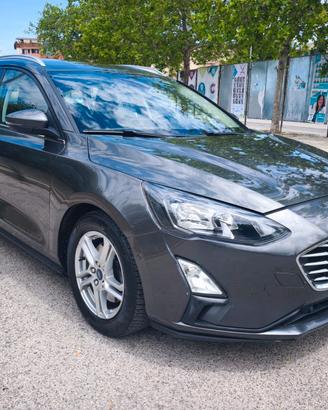 Ford Focus station wagon 