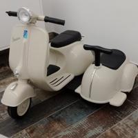 Vespa sidecar giocattolo 