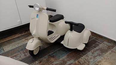 Vespa sidecar giocattolo 