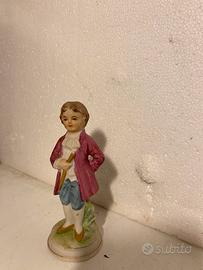 Giovane in stile capodimonte