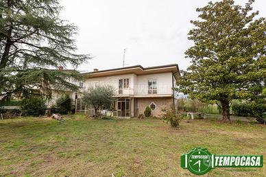 Villa Indipendente con ampio giardino a Pescantina