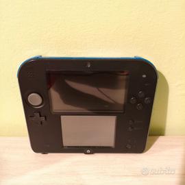 Nintendo 2ds con giochi e caricatore 