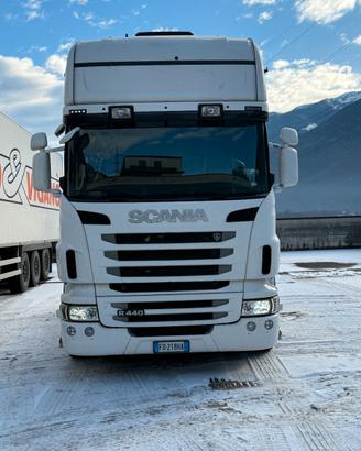 SCANIA R440