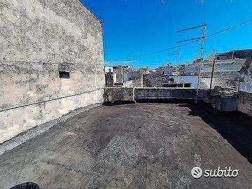 Trivani con terrazzo in via San Pietro e Paolo