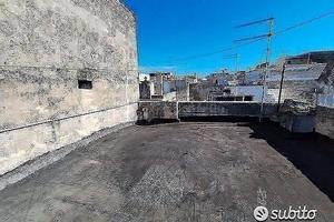 Trivani con terrazzo in via San Pietro e Paolo