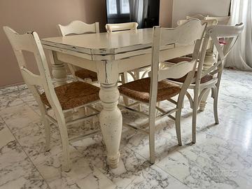 Tavolo allungabile shabby chic con sedie