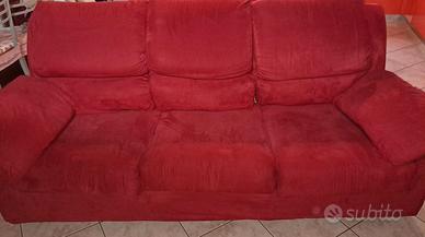 Divano letto completo di materasso e cuscini!