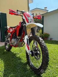 Swm rs 125 r