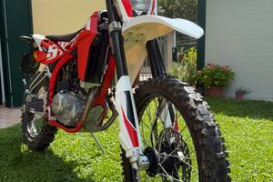 Swm rs 125 r
