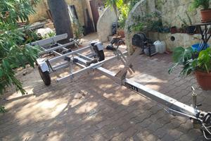 Carrello porta barca