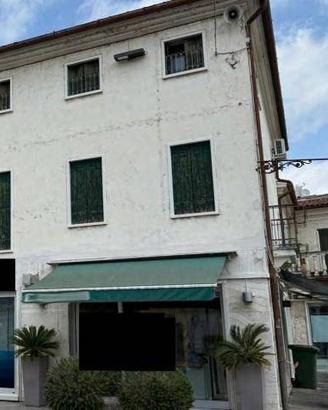 Immobile in asta di 260 m² con 1 locale a Camisano