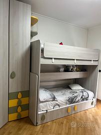 Cameretta con letto a castello e armadio