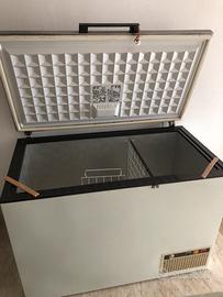 Congelatore a pozzo indesit 350l