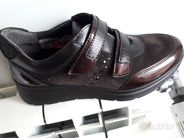 Scarpe donna nuove n.36