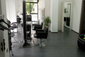 Arredamento scamb. Parrucchiere/a estetica