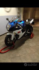 Suzuki 750 gsx-r