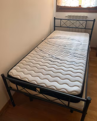 STRUTTURA LETTO CON TOPPER E RETE CON DOGHE