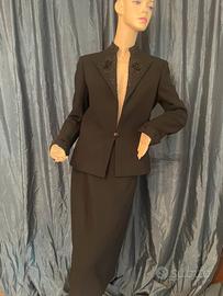 - Tailleur nero collo coreano con perline