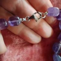 collana chiusura argento e pietre viola.splendida