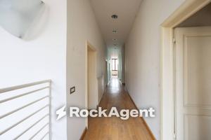 Immobile di 350 m² con più di 5 locali a Pistoia