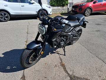 Honda CB650R total black