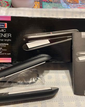 Liscia capelli Remington MAI USATO