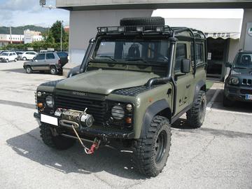 Land Rover Defender 90 2.5 Tdi 300 Hard-top 6 post