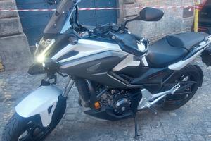 moto honda NC750X DCT