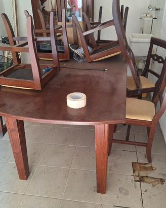 tavolo in legno piu vetrinetta piu 6 sedie