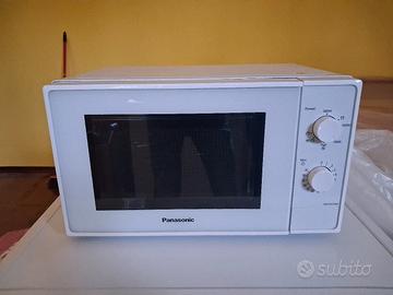 Microonde combinato Panasonic 20 litri 800 W