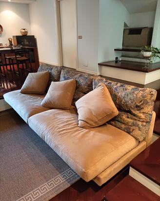 Divano Alcantara Dema anni 90 beige