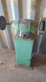 Mola professionale con basamento 380v usata