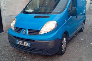 FURGONE RENAULT TRAFIC
