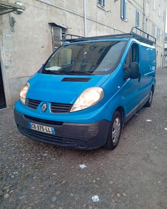 FURGONE RENAULT TRAFIC