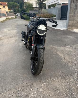 HUSQVARNA Svartpilen 125