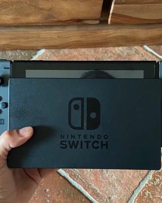 🎮 Nintendo Switch + Custodia Rigida – PERFETTA! 🎮