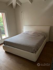 Letto matrimoniale in ecopelle