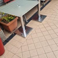 Tavoli e tavolo moderni in vetro e acciaio