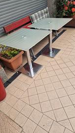 Tavoli e tavolo moderni in vetro e acciaio