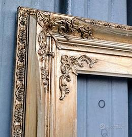 Cornice per quadri antica intarsiata a mano.