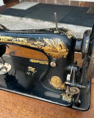 Macchina da cucire d’epoca Singer inizo 900